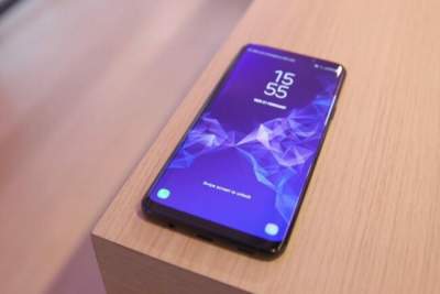 В Сеть попали живые снимки Samsung Galaxy S10e